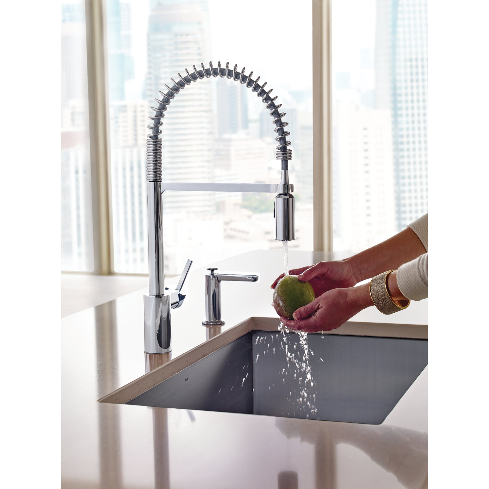 Align One Handle Spring Kitchen Faucet, Modern Single Hole Kitchen Sink Faucet Pulldown Sprayer, Chrome