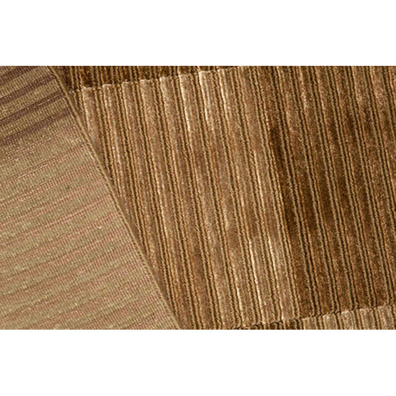 Himalayan Wool Checkered Area Rug in Brown