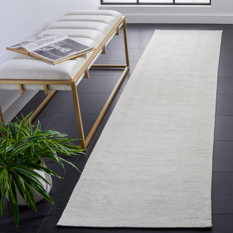Anjelita Chevron Handmade Handwoven Silver/Ivory Area Rug, Runner 2'3" x 9'