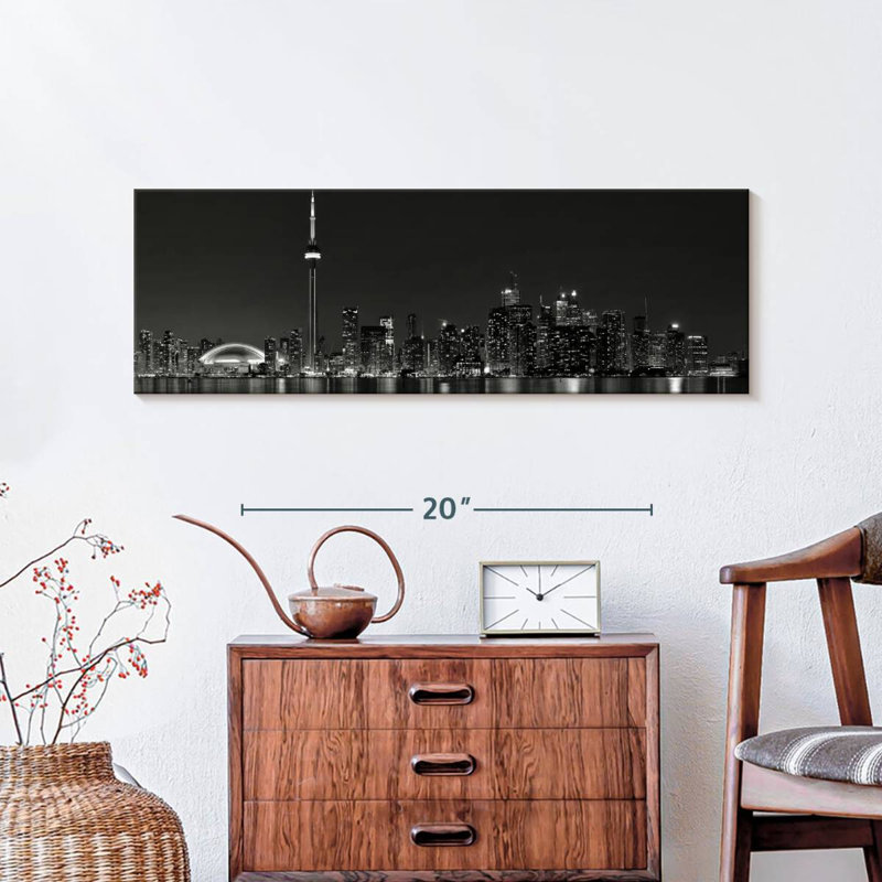 Toronto, impression sur toile monochrome, H 10 po x l 30 po x P 1,25 po