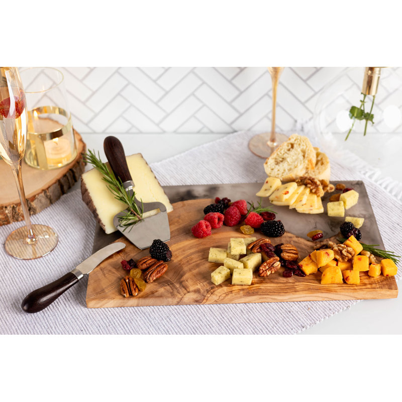 Planche de service en bois d'olivier + résine Millwood Pines, gris