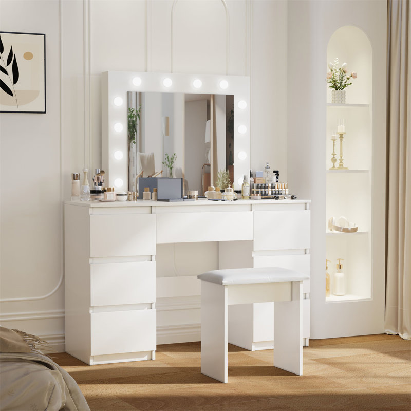 Grandes tables de coiffeuse avec miroir et lumière