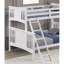 Lit superposé simple au-dessus d'un lit double au fini blanc avec style transitionnel, angle, bois massif et bois d'ingénierie, joint de serrure pour chambre à coucher avec disposition sécurisée