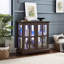 Et armoire en verre avec tablettes réglables, bande à DEL, style rétro pour salle à manger rétro