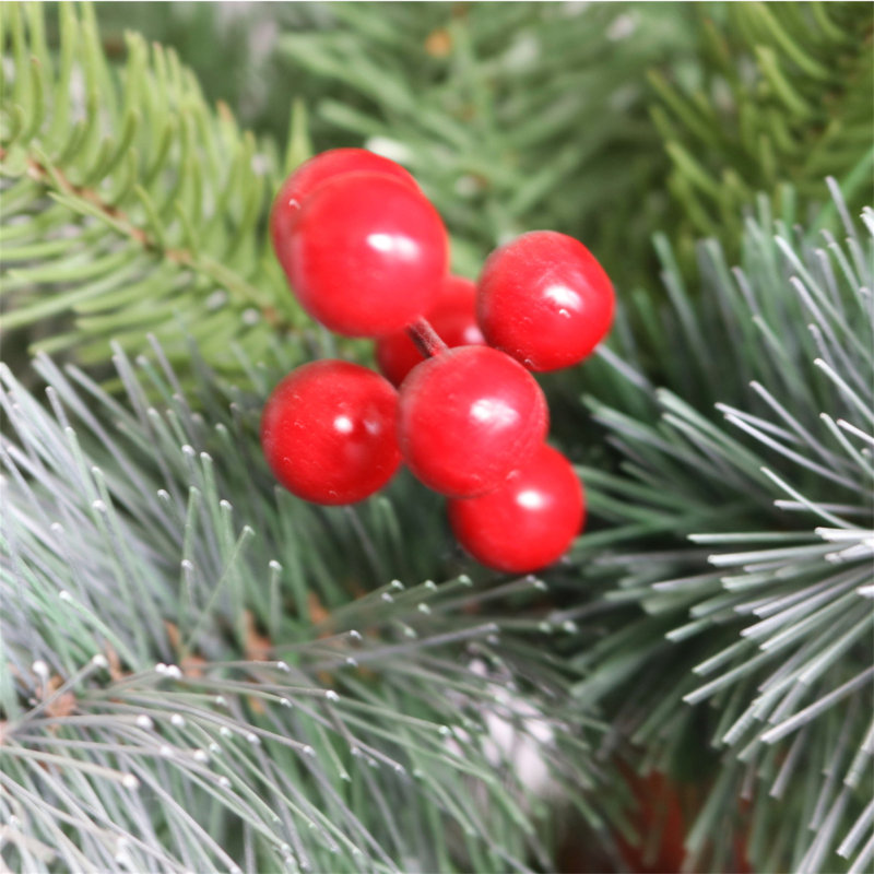 ? Décoration de Noël? Arbre de Noël artificiel en forme de pin floqué avec baies rouges 7,5 pi