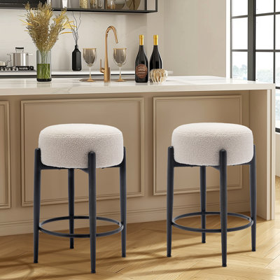 Tabouret de bar 24 po, 24 po, tabouret rond de hauteur comptoir avec structure et repose-pieds en métal noir, siège doux pour îlot de cuisine inspiré de la laine d'agneau