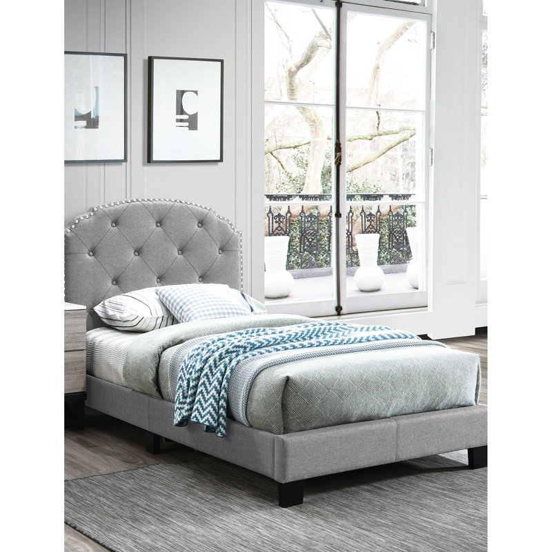 Cadre de lit simple en toile de jute à boutons gris, pièce de chambre européenne, pieds de soutien centraux, sommier non nécessaire avec tête de lit, style non