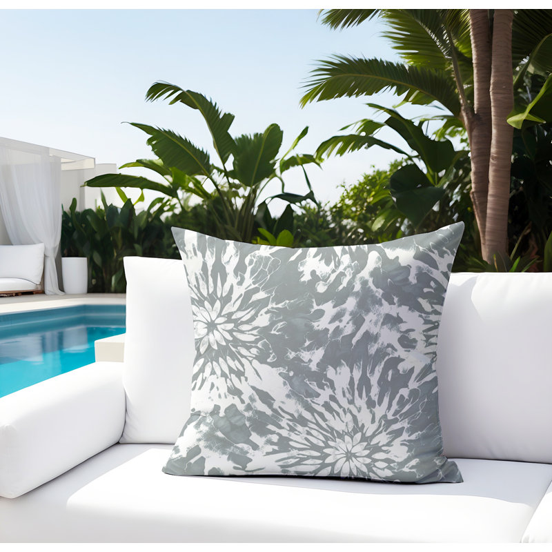 Coussin décoratif réversible en polyester filé Lorcan, Gris / Blanc, Carré H 17 po x l 17 po