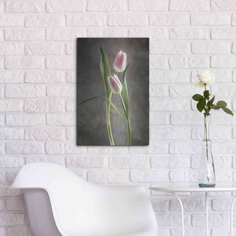 «Spring Tulips VI» par Debra Van Swearingen, H 24 po x l 16 po