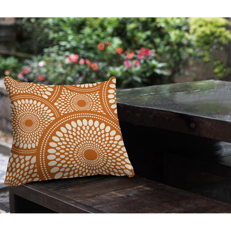 Coussin intérieur / extérieur Penn Tribal Abstract, L 15 po x H 15 po, Orange brûlé