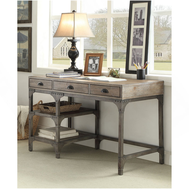 Bureau à 3 tiroirs en chêne patiné et argent antique