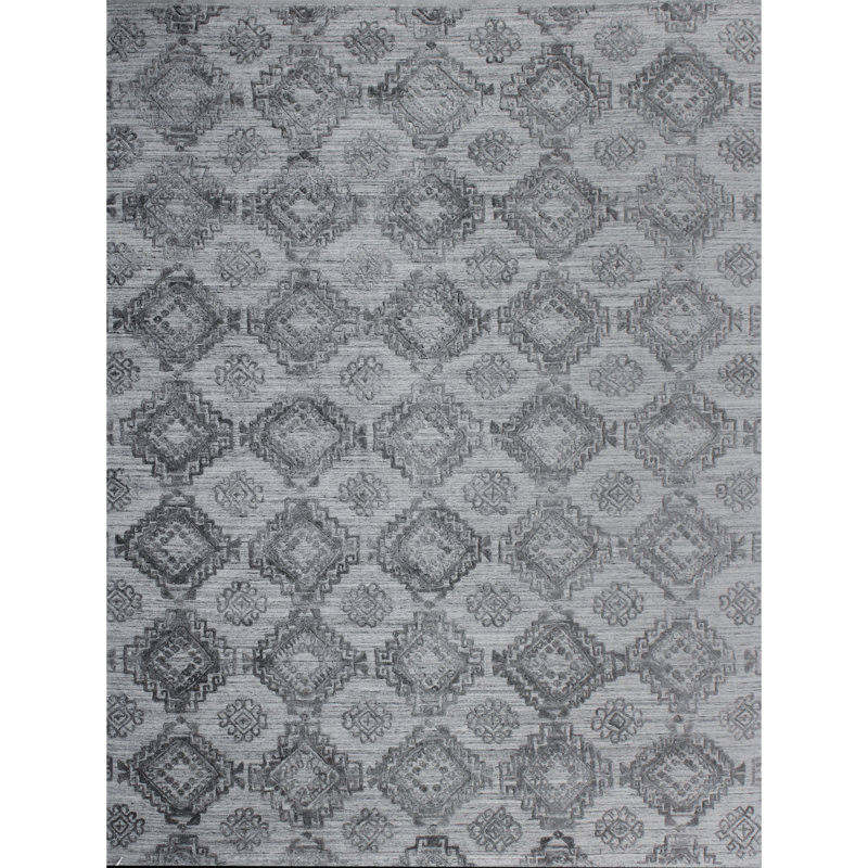 Geometric Area Rug in Gray