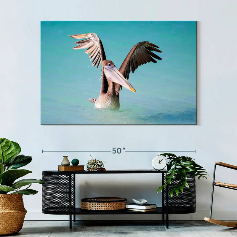 Pélican avec ailes déployées, H 34 po x l 51 po
