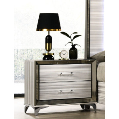 Table de chevet blanche Star avec esthétique moderne, finition blanche, rangement spacieux, DEL intégrée, 2 tiroirs, compartiment de rangement à deux glissières et poignées, glissières, poignées en acrylique