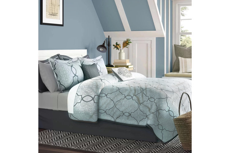 Shonta Damask Comforter Set