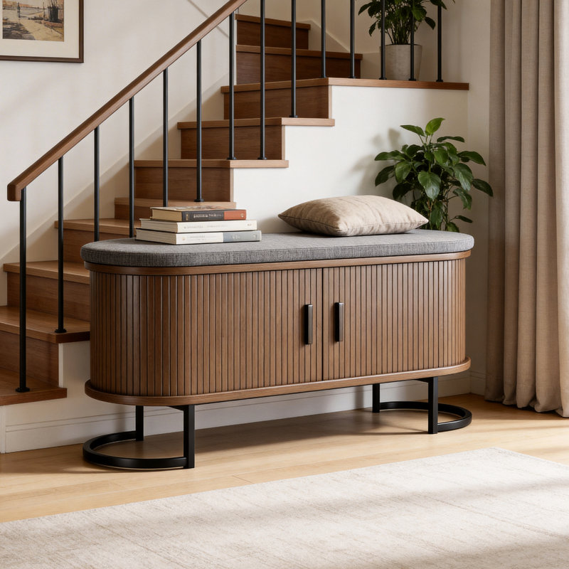 Banc de rangement 47,2 po en noyer avec portes coulissantes, banc à chaussures rembourré avec base en métal robuste et coussin moelleux, organisateur multifonctionnel pour l'entrée, la chambre à coucher et le salon