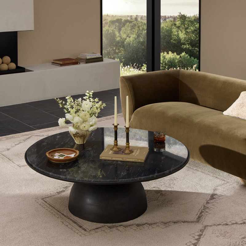 Table basse Anara Seraphine, Plateau en marbre poli / base gris martelé, H 15,75 po x L 35,25 po x l 35,25 po