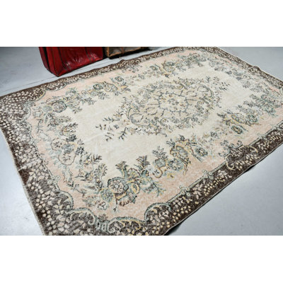 Grand tapis Oushak beige rétro en laine de Turquie pour chambre à coucher avec un design anatolien unique