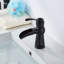 Robinet pour salle de bain à poignée simple avec plaque de pont et ensemble de drain-93398395