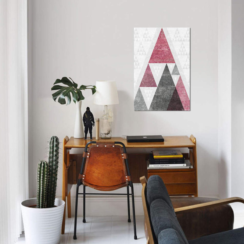 «Mod Triangles, Soft Pink III» par Michael Mullan, impression sur toile tendue, H 12 po x l 8 po x P 0,75 po, Toile tendue