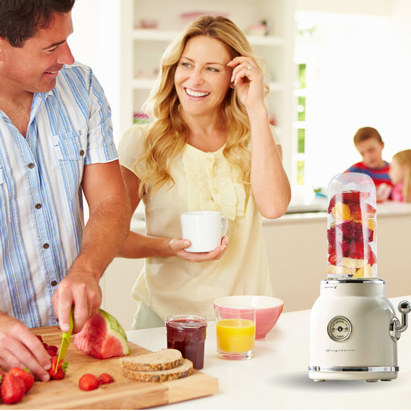 CURTIS Frigidaire Kitchen Personal Blender