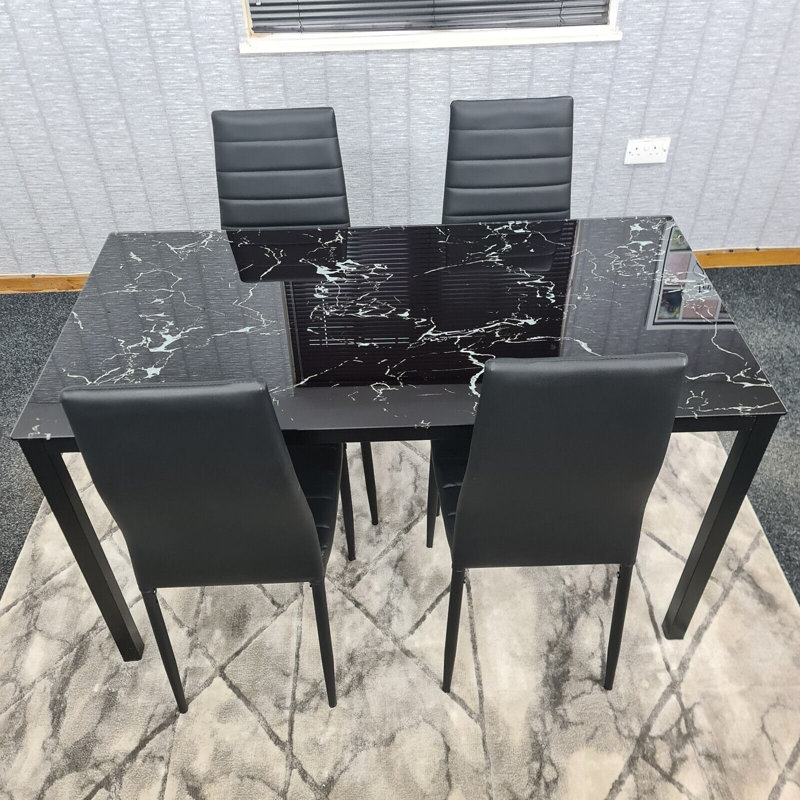 Kurfis 4 - Person Dining Set