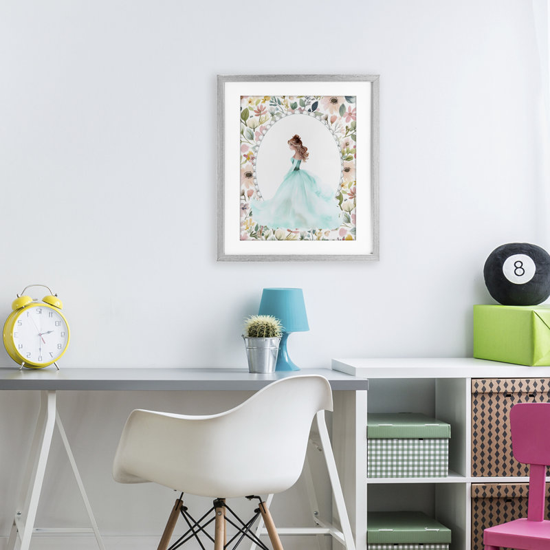 Princesse bleue avec bordure perlée, reproduction encadrée sous verre, design par Christine Simpson Art, H 21 po x l 17 po