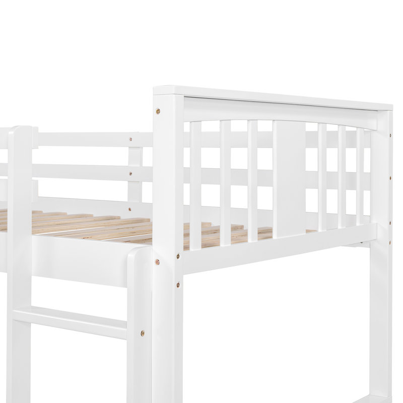 Lit simple au-dessus d'un lit superposé avec glissade - Blanc pour une atmosphère relaxante dans la chambre à coucher