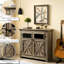 Bar armoire à vin avec 2 portes pour la salle à manger - Gris délavé, style rétro et grand espace de rangement, buffet d'entrée. Tablettes intérieures polyvalentes à charnière silencieuse et amovible
