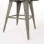Tabouret de bar pivotant extérieur en osier 30 po avec coussin résistant à l'eau, mélange de noir et de gris foncé