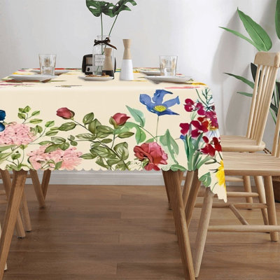 Couvre-table floral hydrangée pâle festonné 60 po x 120 po pour la maison