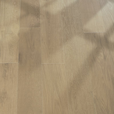 Plancher de bois franc d'ingénierie Mohawk Elite 7,5 po x 86,7 po x 12,7 mm