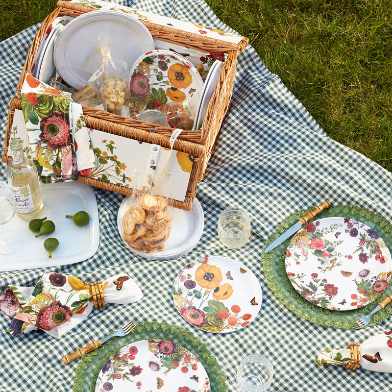 Evergreen Sinamay Round Placemat with Ruffled Trim