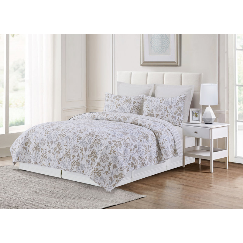 Carmella Fields Full/Queen 3-Piece Quilt Bedding Set, Queen Quilt + 2 Standard Shams