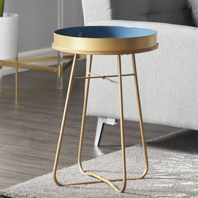 table de bout à pieds croisés