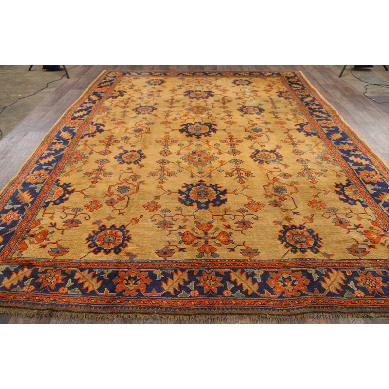 Tapis unique en laine noué à la main jaune Oushak des années 1920 de 10 pi 1 po x 12 pi 11 po Nilufar