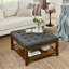 Table basse 33,5 "carrée rembourrée avec plateau en lin capitonné et tablette en bois de hêtre
