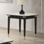 Ensemble de table 3 pièces de style contemporain 1 table basse 1 table de bout 2 x plateau en pierre frittée avec pieds fléchés argentés et finition noire et blanche (table incluse seulement)