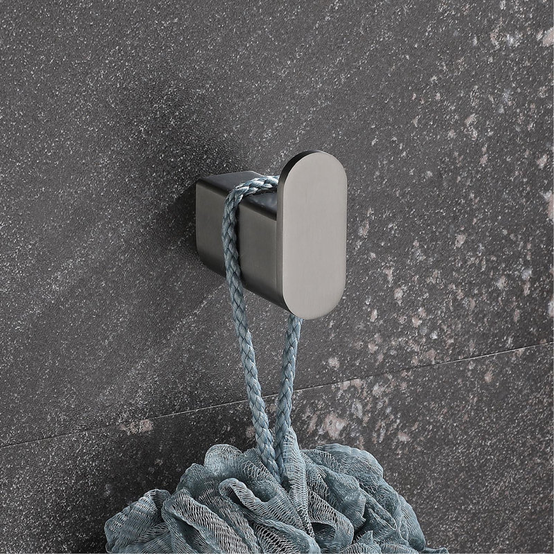 Ensemble de quincaillerie de salle de bain de cinq articles, Métal industriel