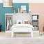 Lit escamotable simple avec garde-robe intégrée et tablettes de rangement