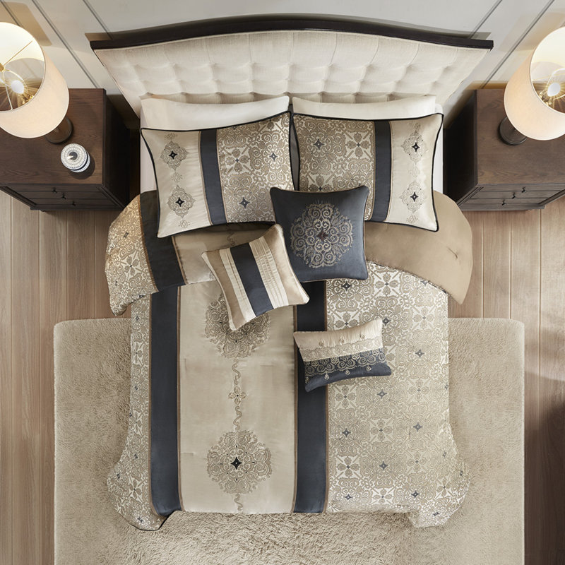 Ensemble d'édredon en jacquard avec coussins décoratifs 7 pièces Cal King