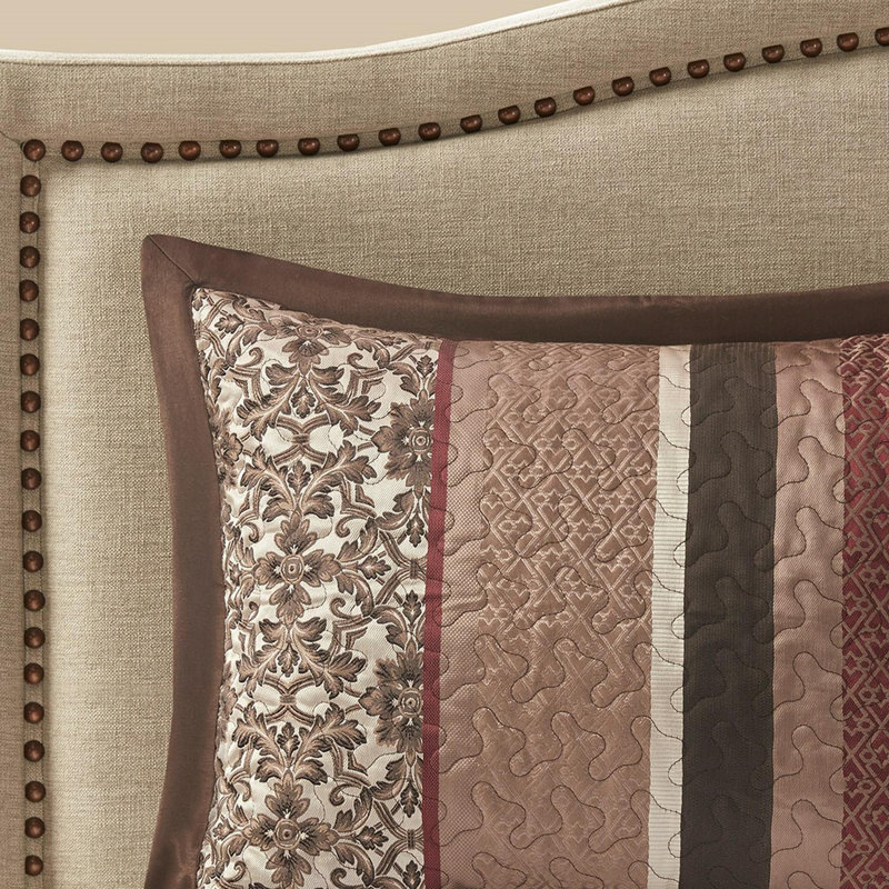 Polyester Jacquard Reversible Quilt Set of 5, Red, King Quilt + 4 Additional Pieces