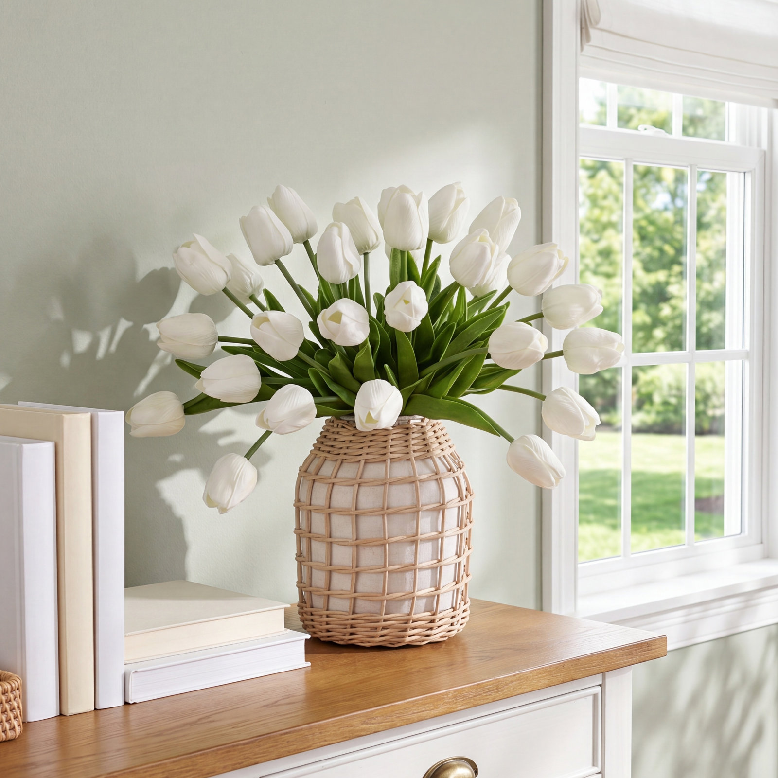 Carlisa Dutch Tulip Stems, White