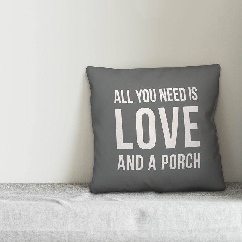  Coussin intérieur / extérieur All You Need is Love and a Porch, H 20 po x l 20 po, Gris / blanc
