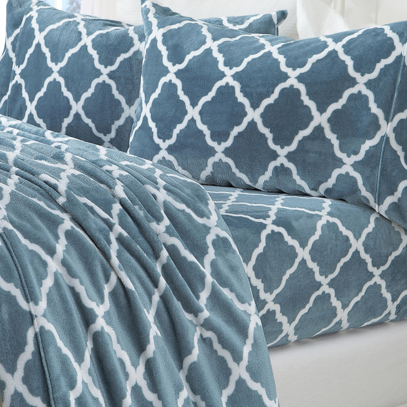 Queen Smoke Blue and White Velvet Plush Sheet Set