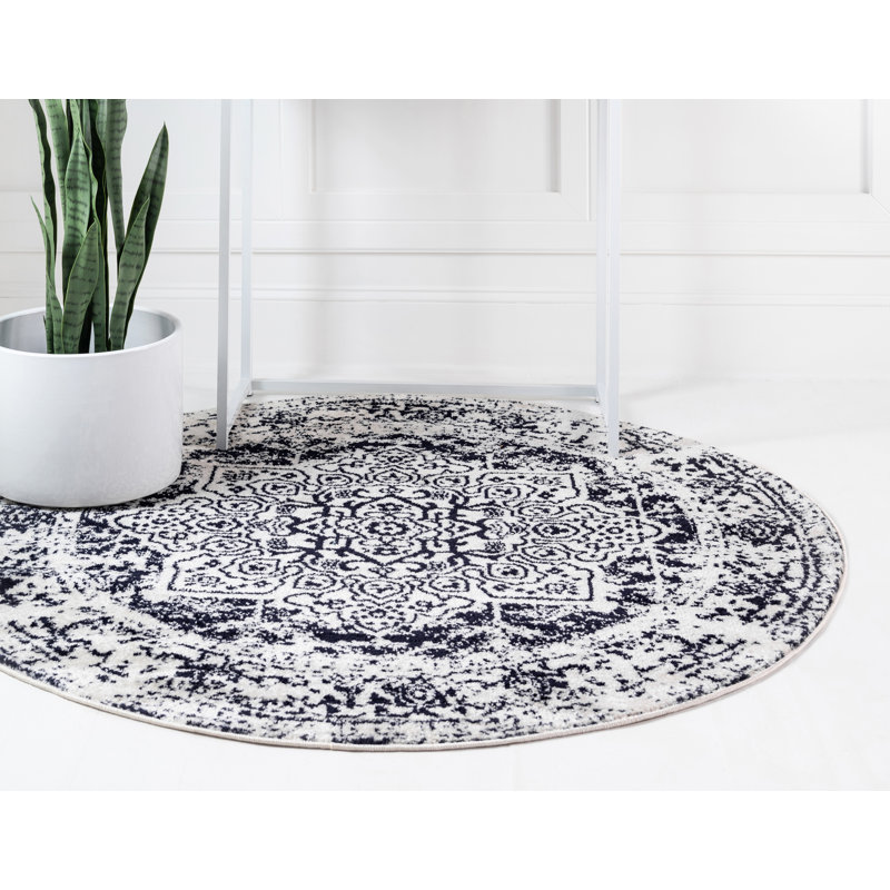 Malynn Oriental Indoor Rug, Round 3'3"
