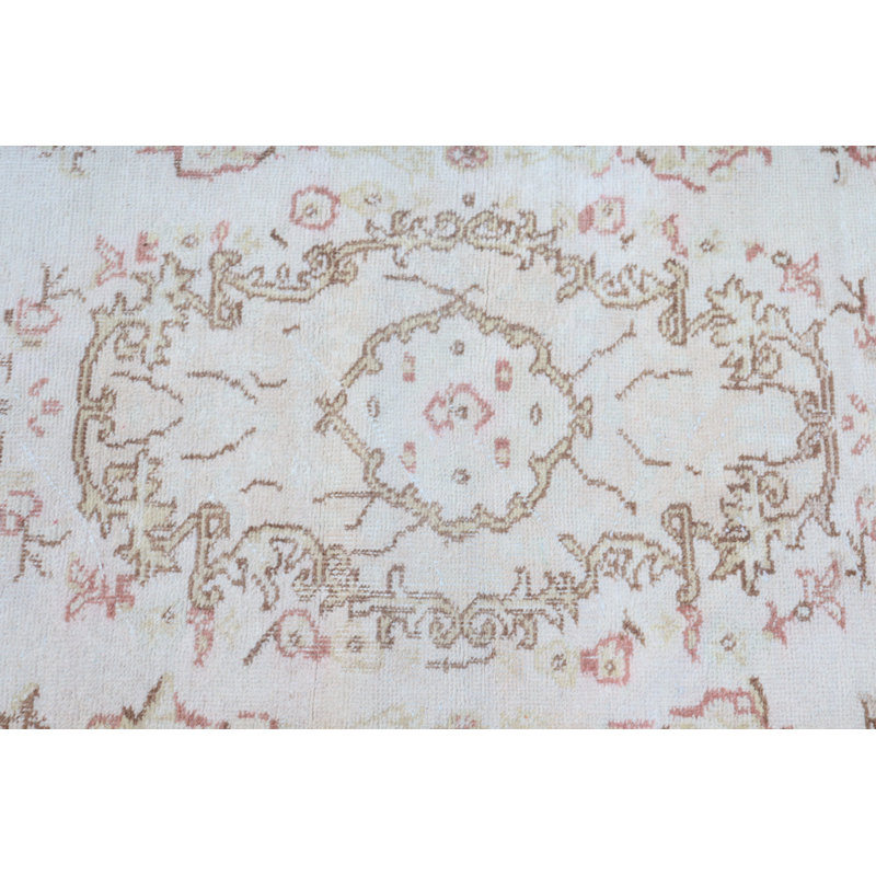 Tapis vintage en laine blanc rétro Anatolian pour chambre de bébé, bureau ou chambre à coucher