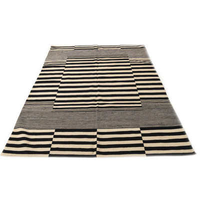 6 Petrella Black and White Rug