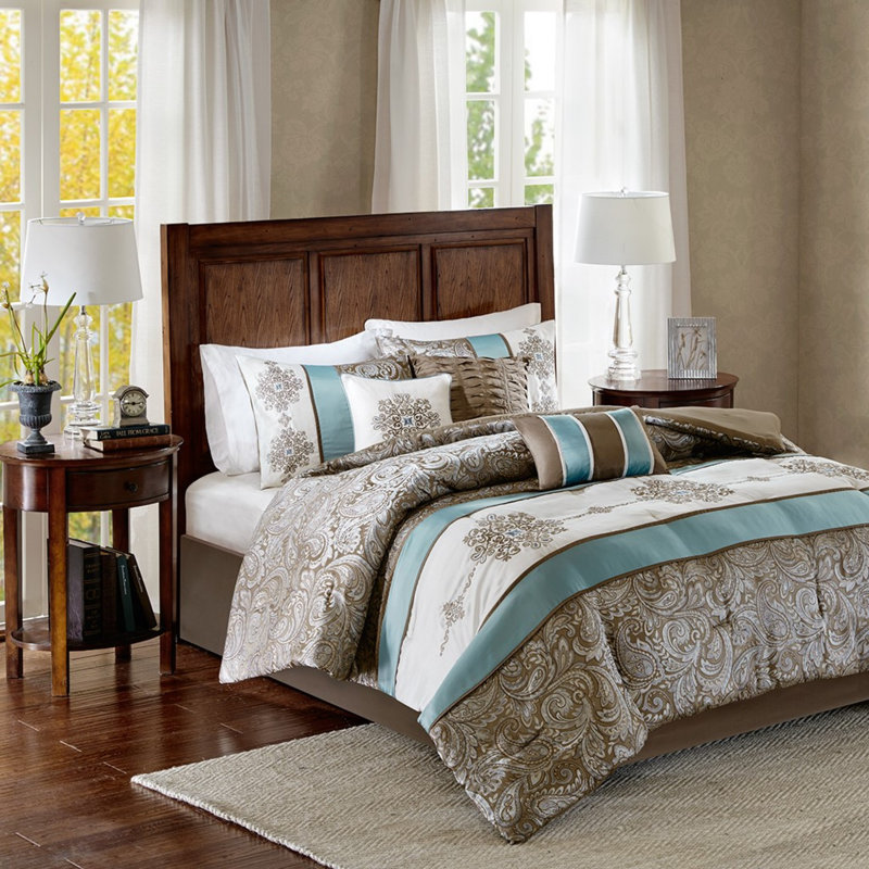 Luxurious Jacquard 7-piece Paisley Comforter Set - Queen Size