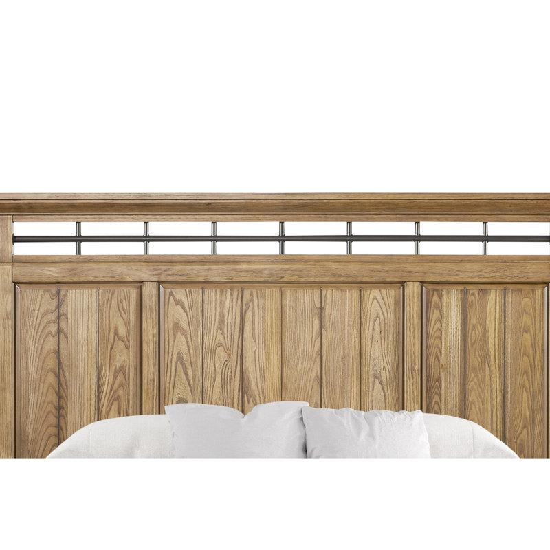 Combinaison de très grand lit et banc à panneau, avec finition ombragée, panneaux de bois disposés verticalement sur la tête de lit avec rail décoratif décoratif en métal, rembourrage au pied du lit, placages de teinte chaude,